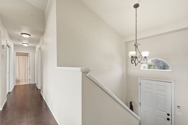 8708 N WARREN St, Spokane, WA 99208