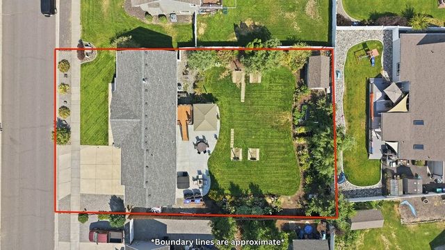 8708 N WARREN St, Spokane, WA 99208