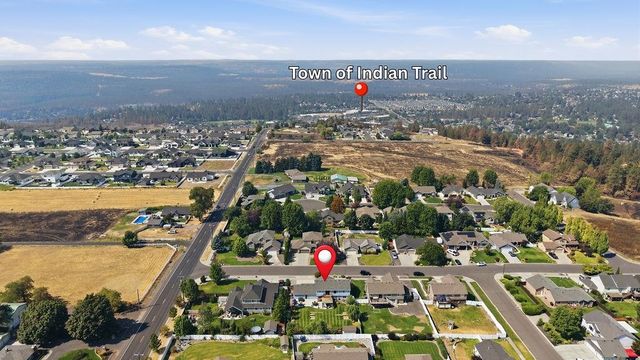 8708 N WARREN St, Spokane, WA 99208