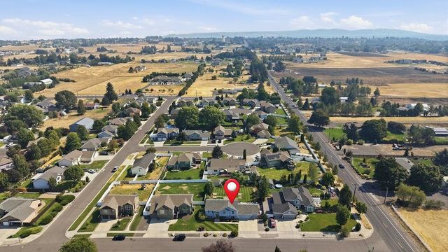 8708 N WARREN St, Spokane, WA 99208