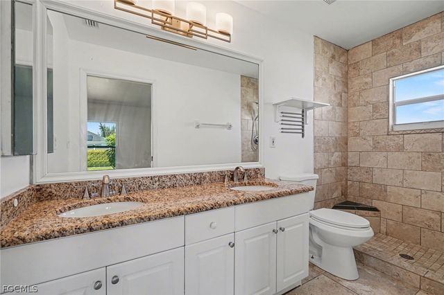 1905 SW 11th ST, Cape Coral, FL 33991