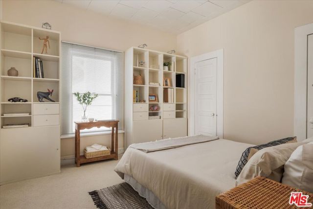 2315 Cove Avenue, Los Angeles, CA 90039