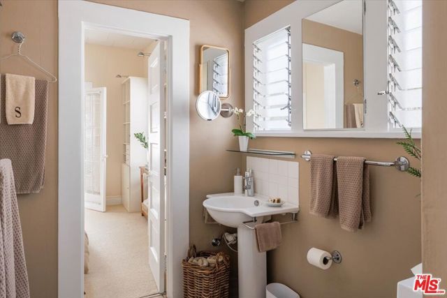 2315 Cove Avenue, Los Angeles, CA 90039