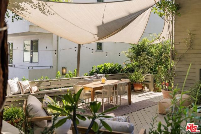 2315 Cove Avenue, Los Angeles, CA 90039