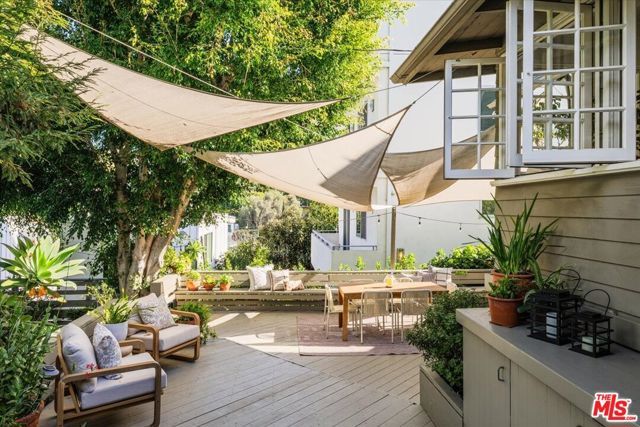 2315 Cove Avenue, Los Angeles, CA 90039