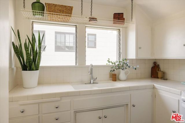 2315 Cove Avenue, Los Angeles, CA 90039