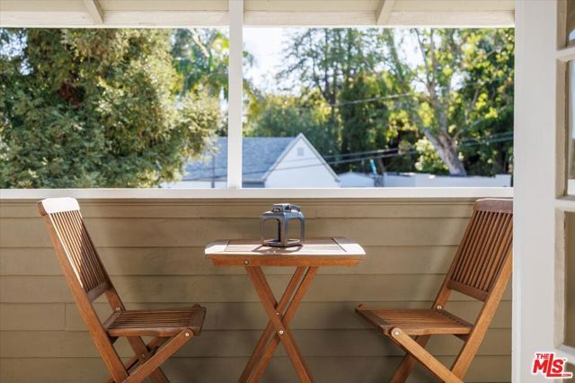 2315 Cove Avenue, Los Angeles, CA 90039