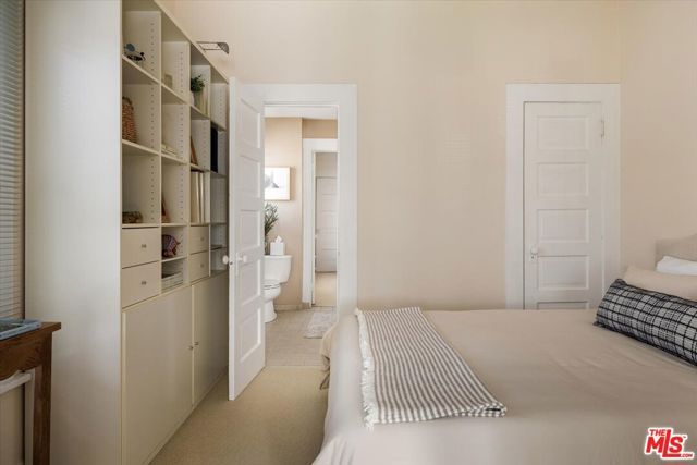 2315 Cove Avenue, Los Angeles, CA 90039