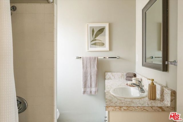 2315 Cove Avenue, Los Angeles, CA 90039