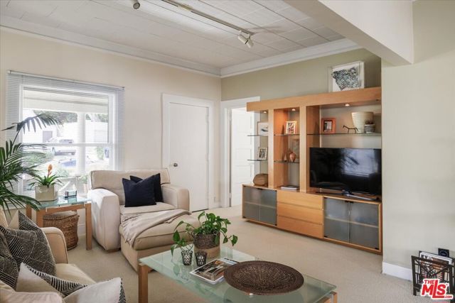 2315 Cove Avenue, Los Angeles, CA 90039