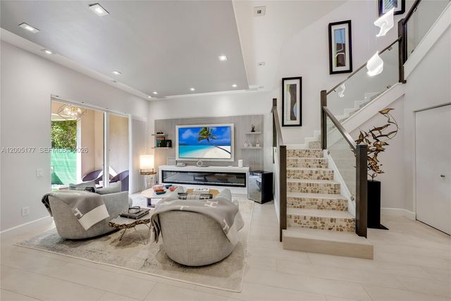 1366 W Harbor View W, Hollywood, FL 33019