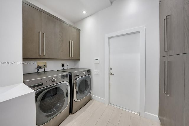1366 W Harbor View W, Hollywood, FL 33019