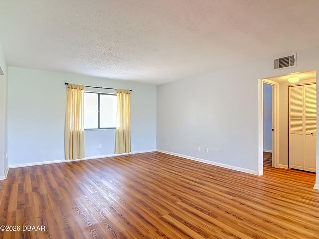 275 Indigo Dr Unit 105, Daytona Beach, FL 32114