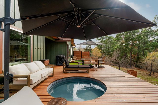 122 Mokolii CT, Bastrop, TX 78602