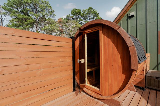 122 Mokolii CT, Bastrop, TX 78602