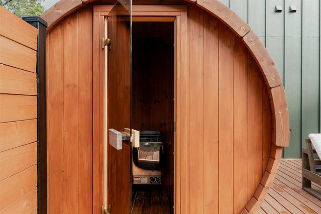 122 Mokolii CT, Bastrop, TX 78602