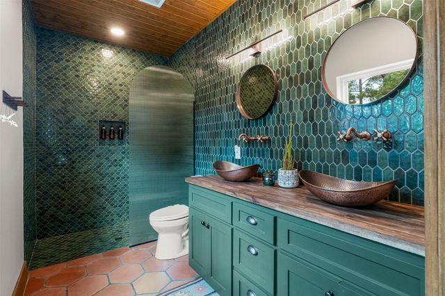 122 Mokolii CT, Bastrop, TX 78602