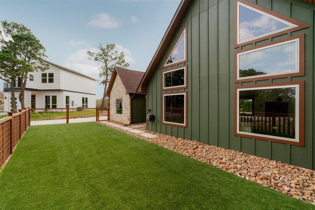 122 Mokolii CT, Bastrop, TX 78602