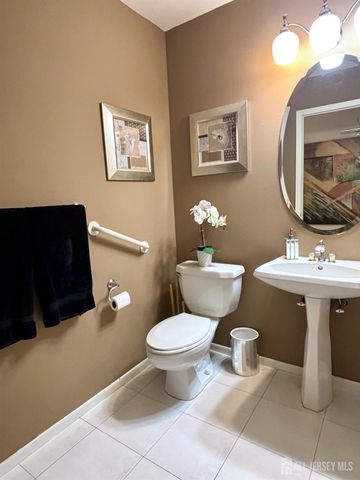 3 Polonia Court, Monroe, NJ 08831
