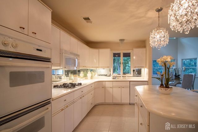 3 Polonia Court, Monroe, NJ 08831