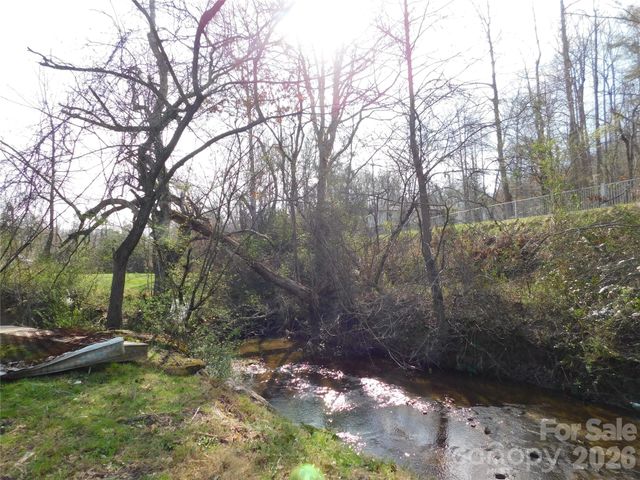 102 Jeff Street, Hendersonville, NC 28739