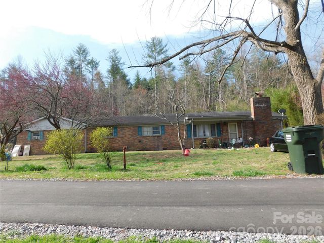 102 Jeff Street, Hendersonville, NC 28739