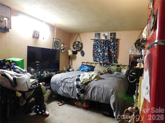 102 Jeff Street, Hendersonville, NC 28739