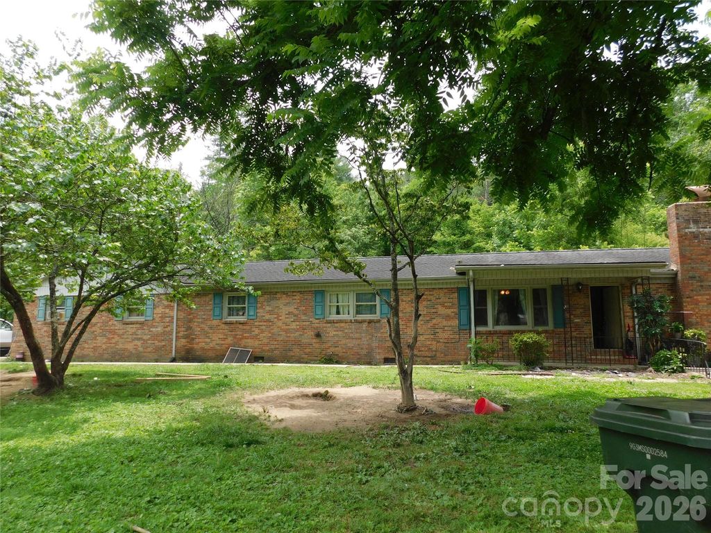 102 Jeff Street, Hendersonville, NC 28739