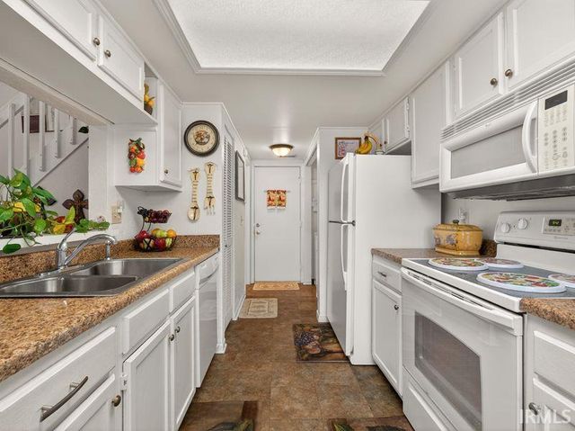 6214 Crofton Drive, Fort Wayne, IN 46835