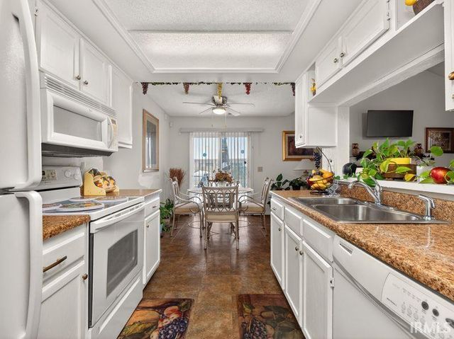 6214 Crofton Drive, Fort Wayne, IN 46835