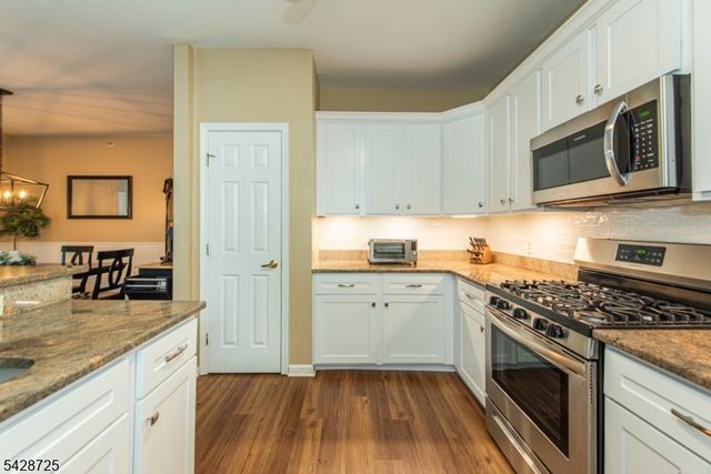25 Allister Ct, Lincoln Park Boro, NJ 07035