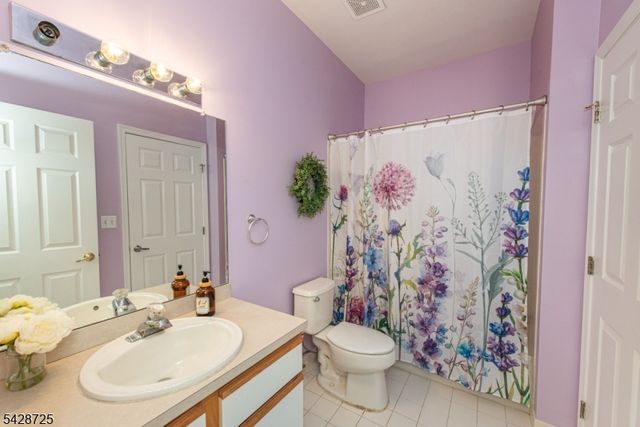 25 Allister Ct, Lincoln Park Boro, NJ 07035