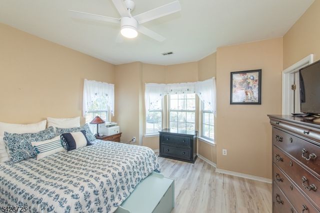 25 Allister Ct, Lincoln Park Boro, NJ 07035