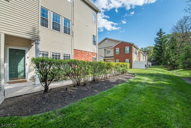 25 Allister Ct, Lincoln Park Boro, NJ 07035