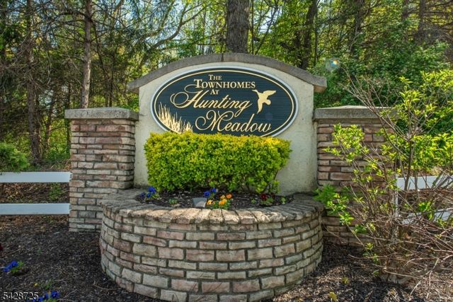 25 Allister Ct, Lincoln Park Boro, NJ 07035
