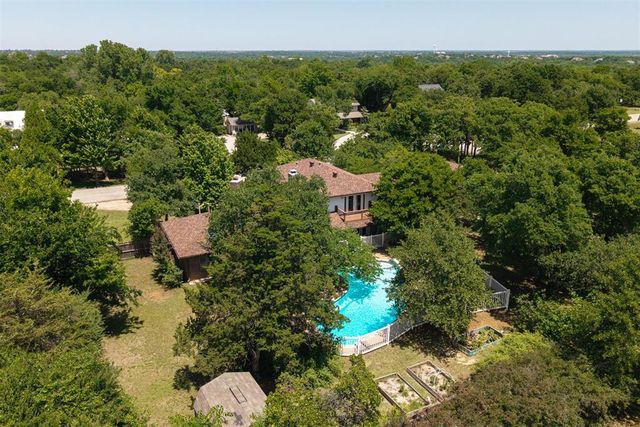 2400 Old Farm Road, Edmond, OK 73013