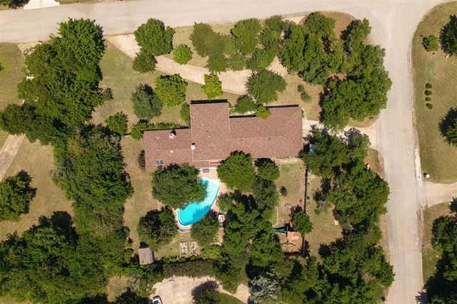 2400 Old Farm Road, Edmond, OK 73013