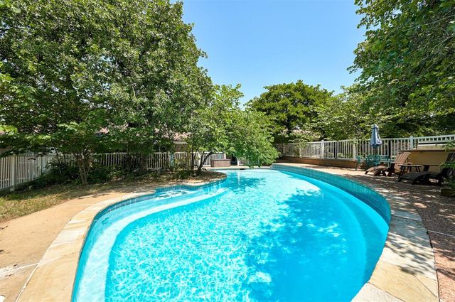 2400 Old Farm Road, Edmond, OK 73013