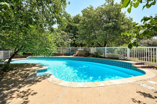 2400 Old Farm Road, Edmond, OK 73013