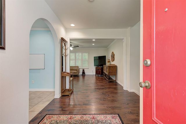2400 Old Farm Road, Edmond, OK 73013