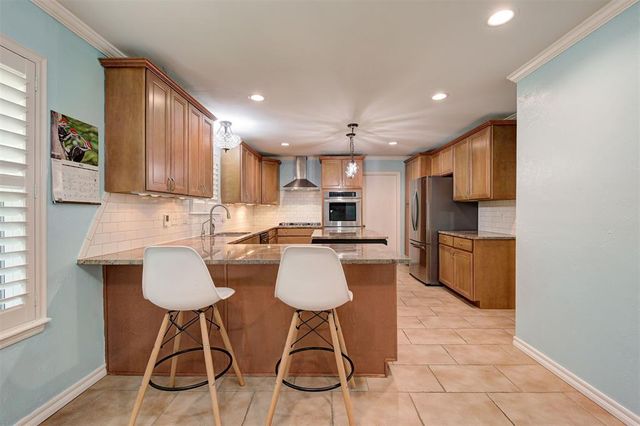 2400 Old Farm Road, Edmond, OK 73013