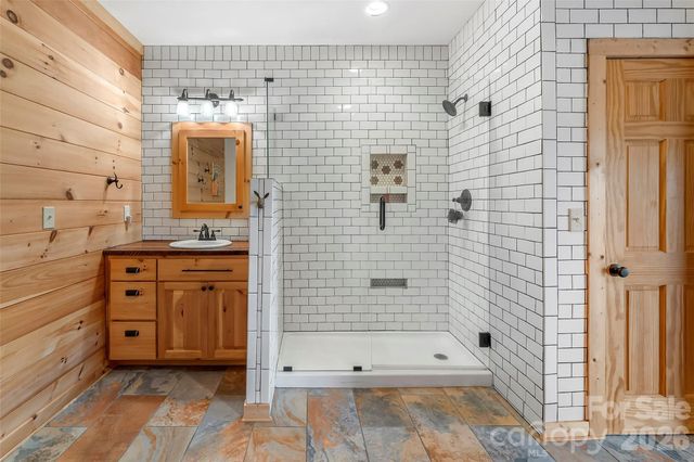 295 Outback Trail 29, Nebo, NC 28761