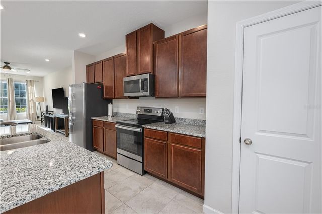 6208 ARALIA IVY LANE, Winter Garden, FL 34787