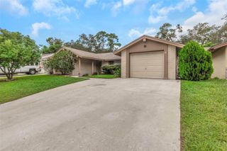 8401 CLOVER HILL LOOP, Hudson, FL 34667