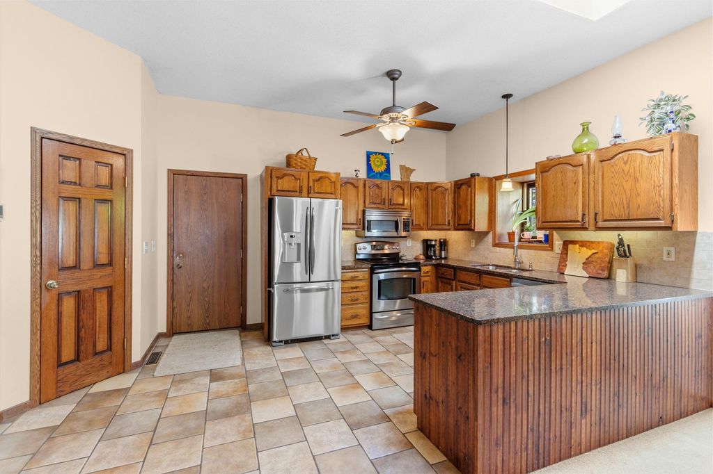 840 Hallam Avenue N, Mahtomedi, MN 55115 — photo 2