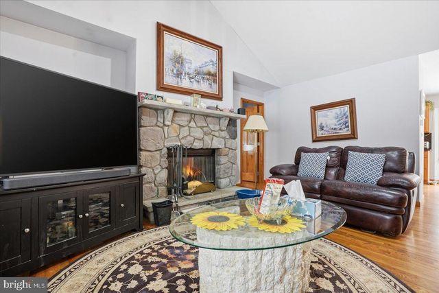 130 BRITTANY DR, Albrightsville, PA 18210