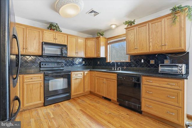 130 BRITTANY DR, Albrightsville, PA 18210