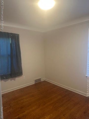 8282 Sussex Street, Detroit, MI 48228