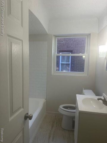 8282 Sussex Street, Detroit, MI 48228