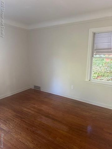 8282 Sussex Street, Detroit, MI 48228